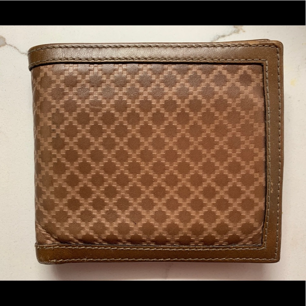 Gucci Tan Leather Bi-fold wallet